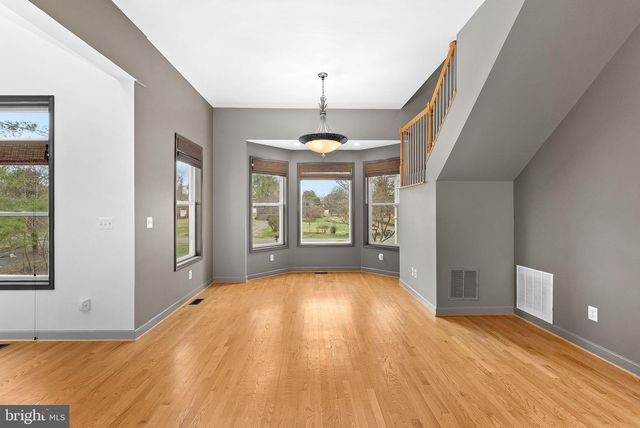 19451 YOUNGS CLIFF RD, Sterling, VA 20165