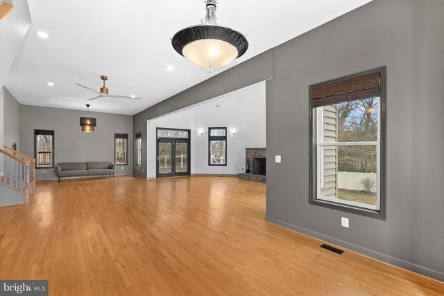 19451 YOUNGS CLIFF RD, Sterling, VA 20165