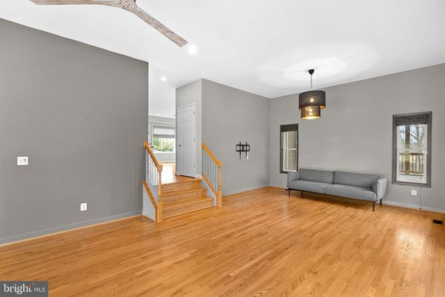 19451 YOUNGS CLIFF RD, Sterling, VA 20165