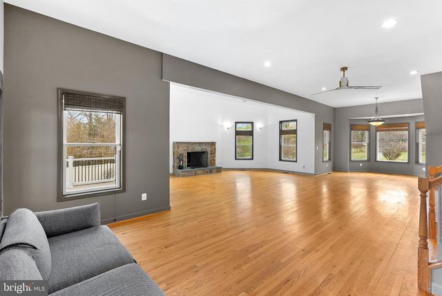 19451 YOUNGS CLIFF RD, Sterling, VA 20165