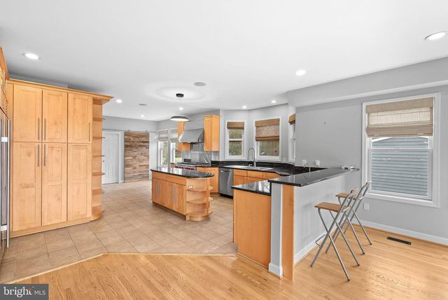 19451 YOUNGS CLIFF RD, Sterling, VA 20165