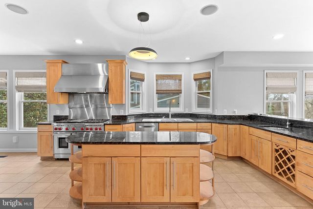 19451 YOUNGS CLIFF RD, Sterling, VA 20165