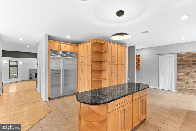 19451 YOUNGS CLIFF RD, Sterling, VA 20165