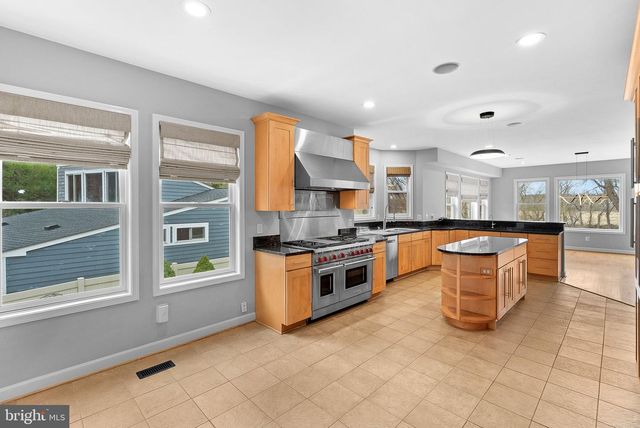 19451 YOUNGS CLIFF RD, Sterling, VA 20165