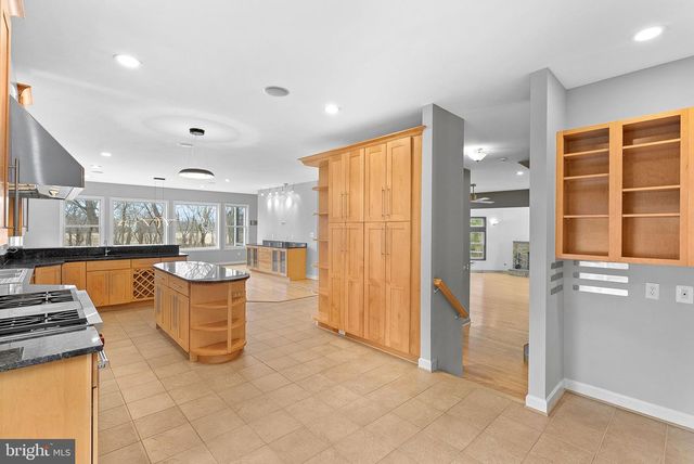 19451 YOUNGS CLIFF RD, Sterling, VA 20165