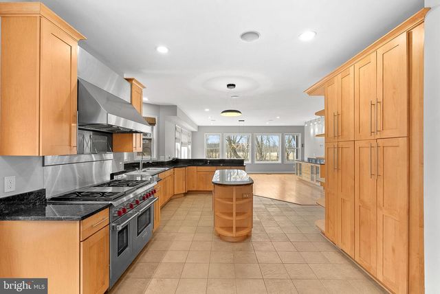 19451 YOUNGS CLIFF RD, Sterling, VA 20165