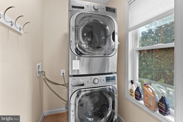 19451 YOUNGS CLIFF RD, Sterling, VA 20165