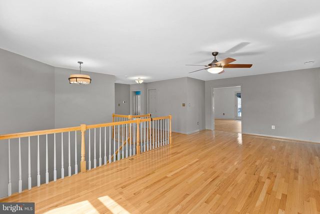 19451 YOUNGS CLIFF RD, Sterling, VA 20165