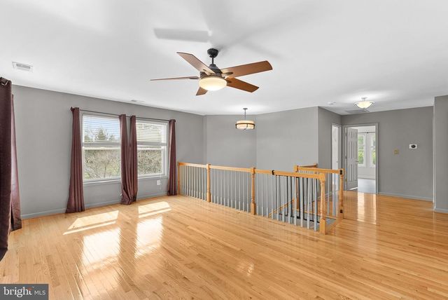 19451 YOUNGS CLIFF RD, Sterling, VA 20165