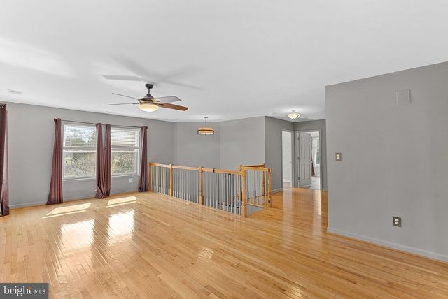 19451 YOUNGS CLIFF RD, Sterling, VA 20165