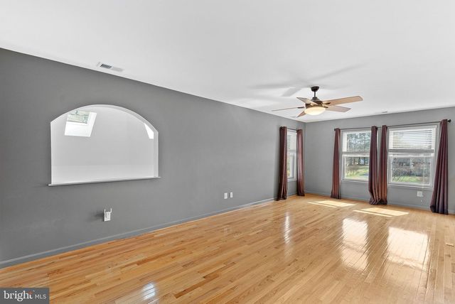 19451 YOUNGS CLIFF RD, Sterling, VA 20165