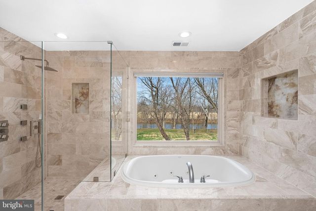 19451 YOUNGS CLIFF RD, Sterling, VA 20165