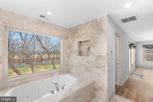 19451 YOUNGS CLIFF RD, Sterling, VA 20165