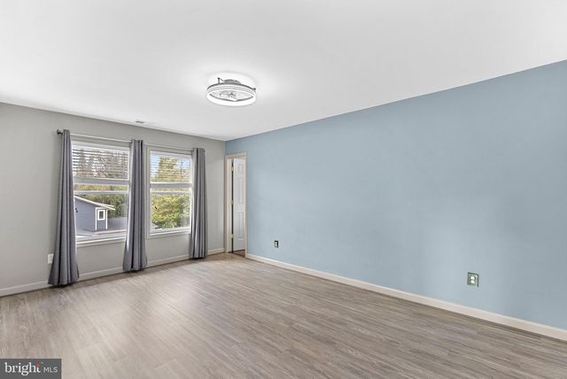 19451 YOUNGS CLIFF RD, Sterling, VA 20165