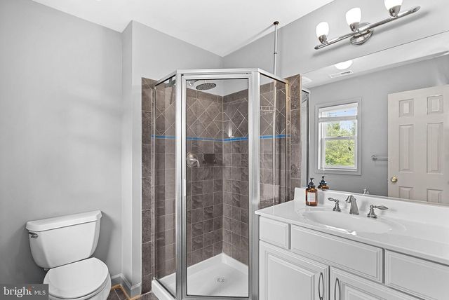 19451 YOUNGS CLIFF RD, Sterling, VA 20165