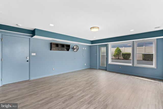 19451 YOUNGS CLIFF RD, Sterling, VA 20165