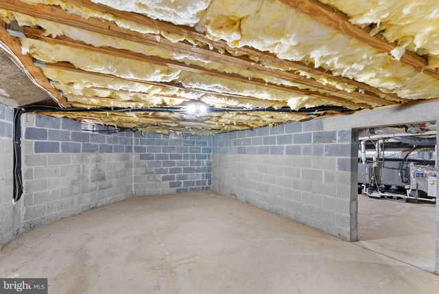 19451 YOUNGS CLIFF RD, Sterling, VA 20165