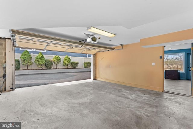 19451 YOUNGS CLIFF RD, Sterling, VA 20165