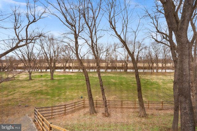 19451 YOUNGS CLIFF RD, Sterling, VA 20165