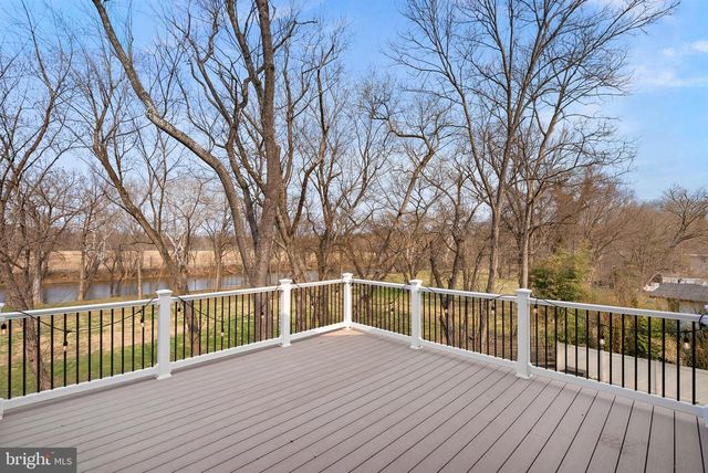 19451 YOUNGS CLIFF RD, Sterling, VA 20165