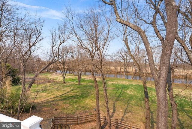 19451 YOUNGS CLIFF RD, Sterling, VA 20165