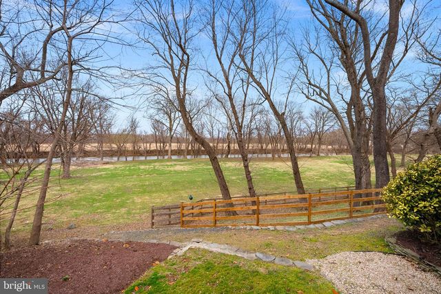 19451 YOUNGS CLIFF RD, Sterling, VA 20165