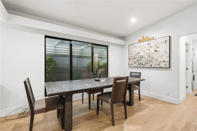 15456 Victory Boulevard, Van Nuys, CA 91406