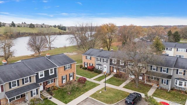 41327 Lagoon Court, Northville, MI 48167