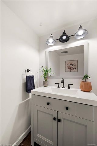 41327 Lagoon Court, Northville, MI 48167