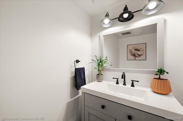 41327 Lagoon Court, Northville, MI 48167