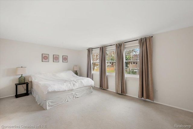 41327 Lagoon Court, Northville, MI 48167