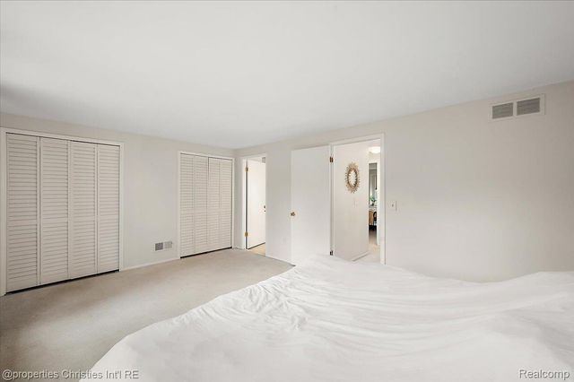 41327 Lagoon Court, Northville, MI 48167