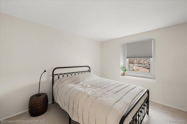 41327 Lagoon Court, Northville, MI 48167