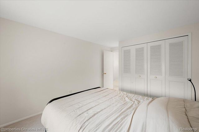 41327 Lagoon Court, Northville, MI 48167