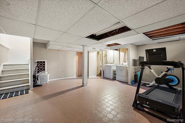 41327 Lagoon Court, Northville, MI 48167