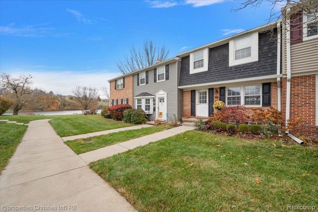 41327 Lagoon Court, Northville, MI 48167