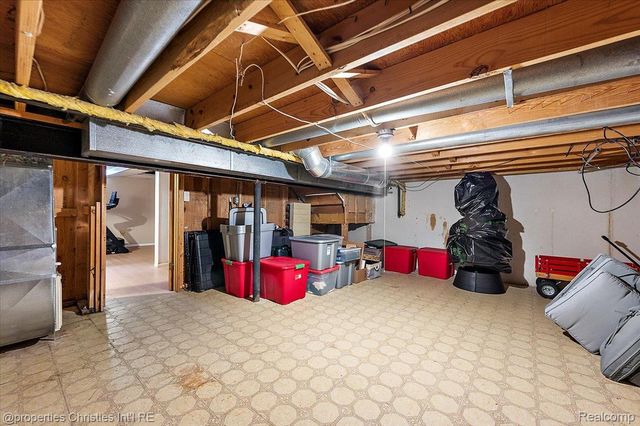 41327 Lagoon Court, Northville, MI 48167