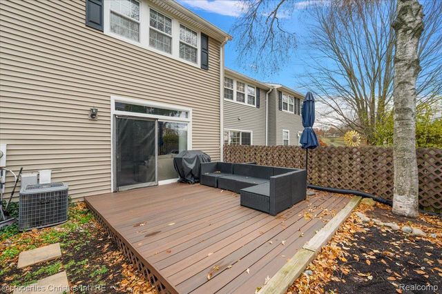 41327 Lagoon Court, Northville, MI 48167