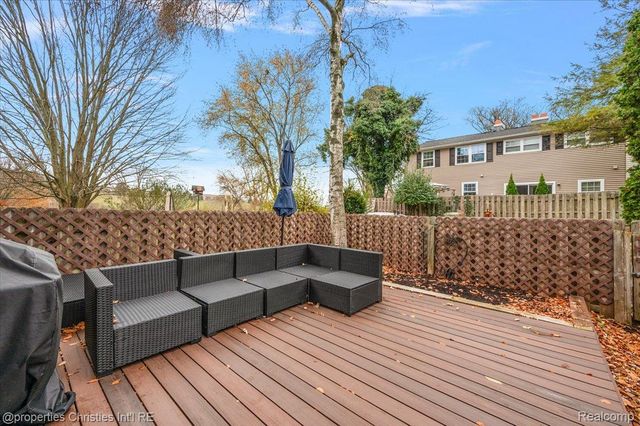 41327 Lagoon Court, Northville, MI 48167