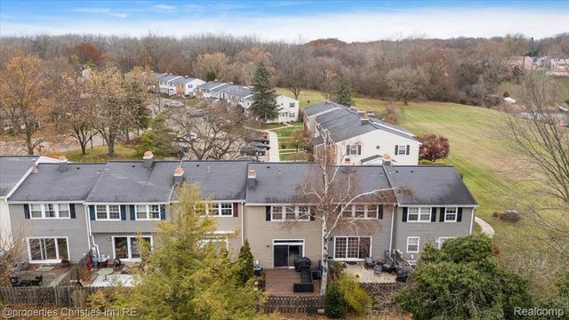 41327 Lagoon Court, Northville, MI 48167