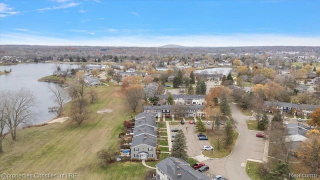41327 Lagoon Court, Northville, MI 48167
