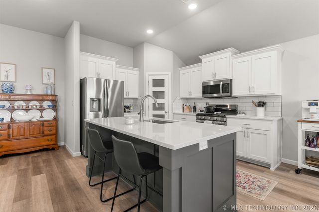 14964 S Poplar Place, Glenpool, OK 74033