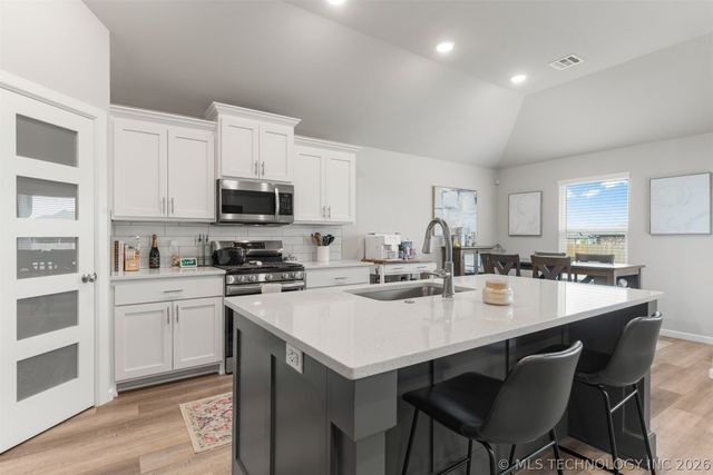 14964 S Poplar Place, Glenpool, OK 74033