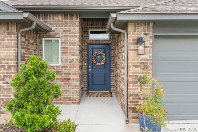 14964 S Poplar Place, Glenpool, OK 74033