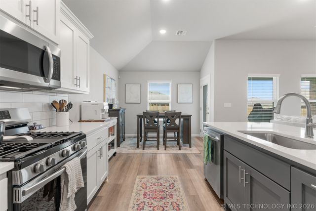 14964 S Poplar Place, Glenpool, OK 74033