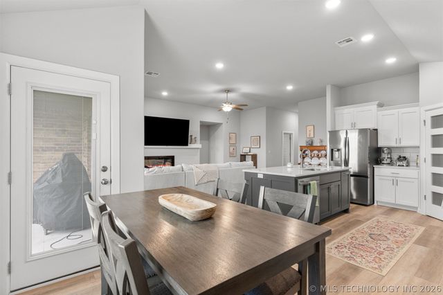 14964 S Poplar Place, Glenpool, OK 74033
