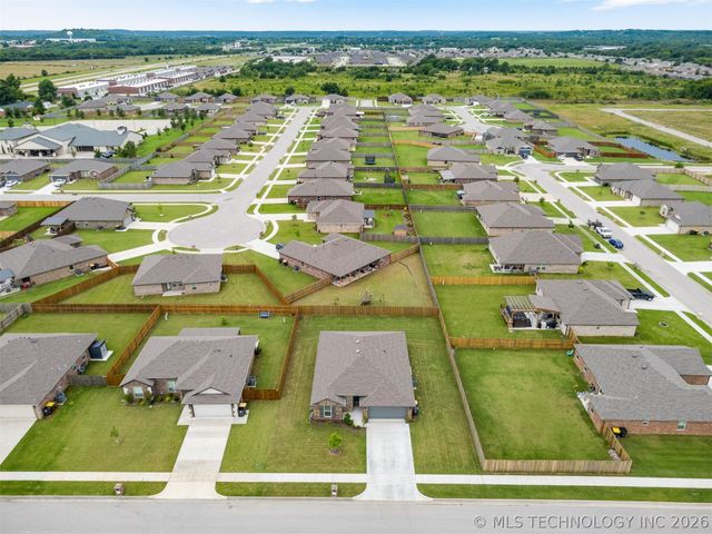 14964 S Poplar Place, Glenpool, OK 74033