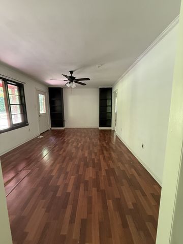 817 Lake Odonnell Rd, Sewanee, TN 37375