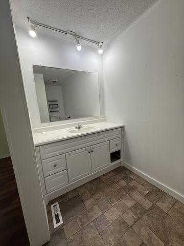 817 Lake Odonnell Rd, Sewanee, TN 37375