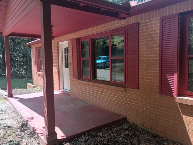 817 Lake Odonnell Rd, Sewanee, TN 37375